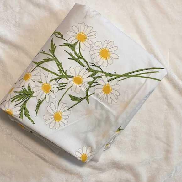 Vera by Burlington Other - Vintage Queen Fitted Sheet Vera by Burlington Daisy pattern